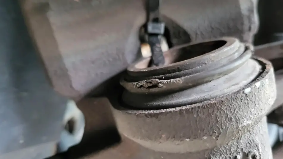 brake caliper dust boot replacement