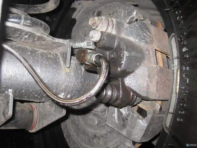 brake caliper leaking fluid from piston