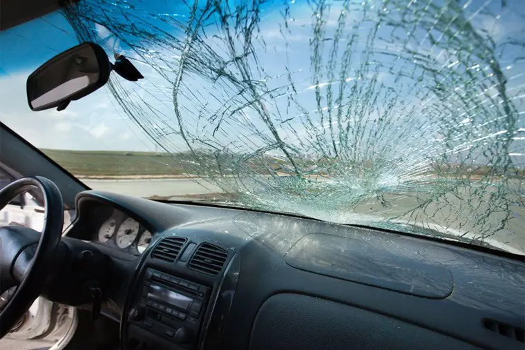 does car insurance cover cracked windshield