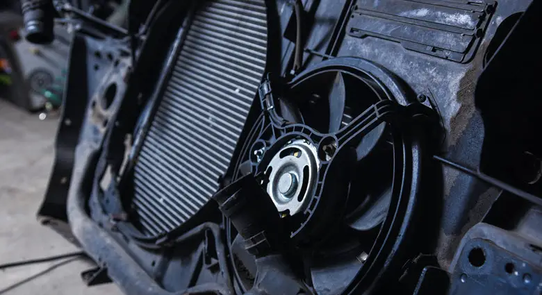 radiator fan runs when engine is cold