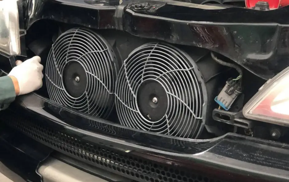 radiator fan runs when engine is cold