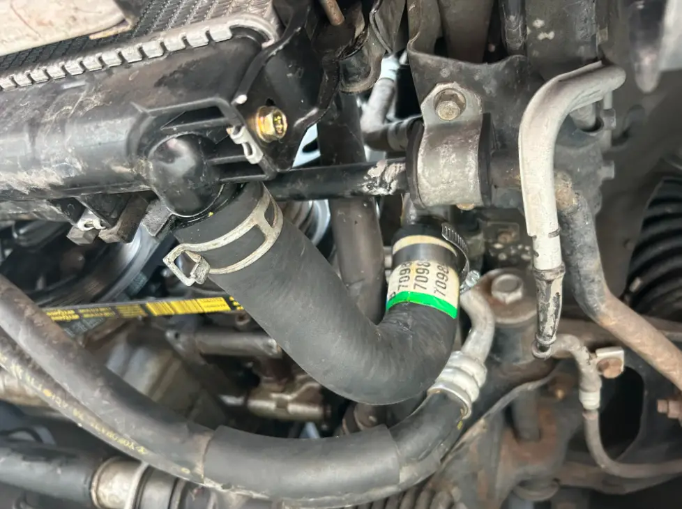 upper vs lower radiator hose