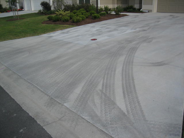 How to Get Tire Shine off Driveway