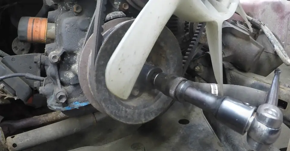 How to Remove Crankshaft Bolt Without Impact Wrench