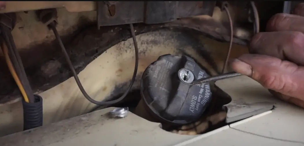 How to Remove a Broken Gas Cap