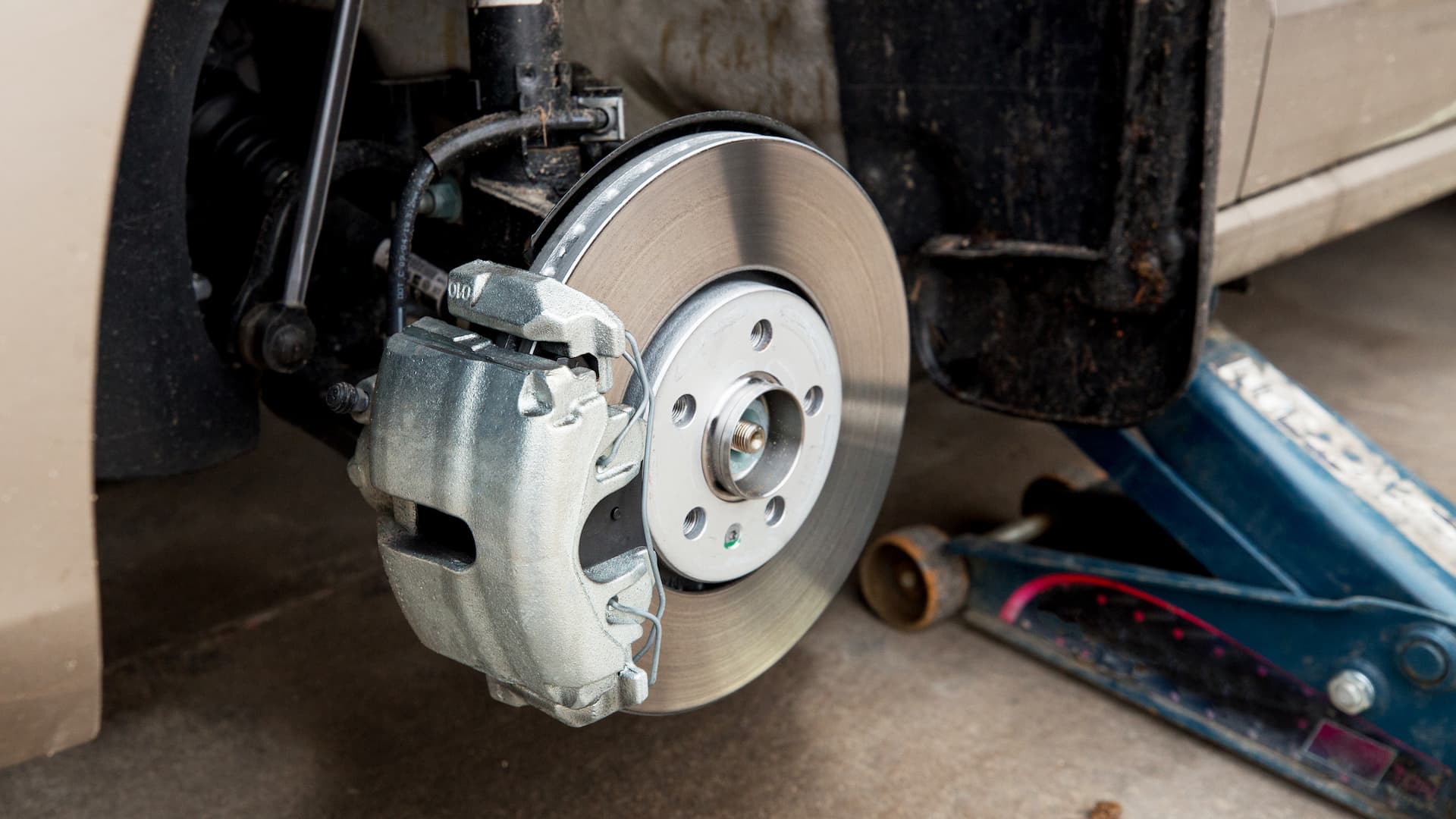 should brake calipers move freely