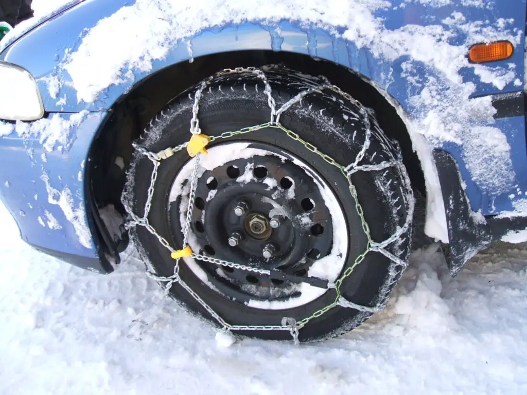 colorado snow chain requirement