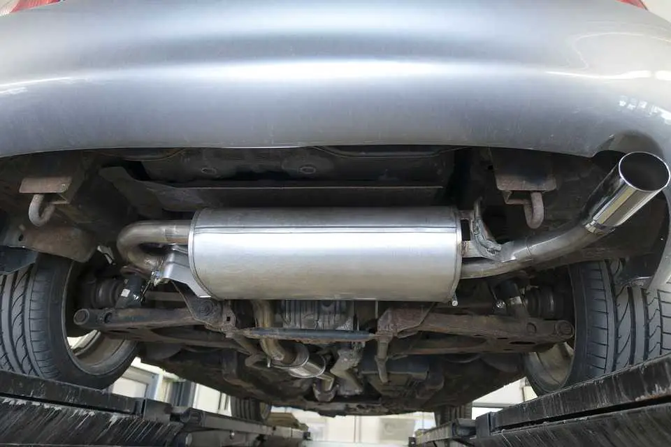 how hot does an exhaust pipe get