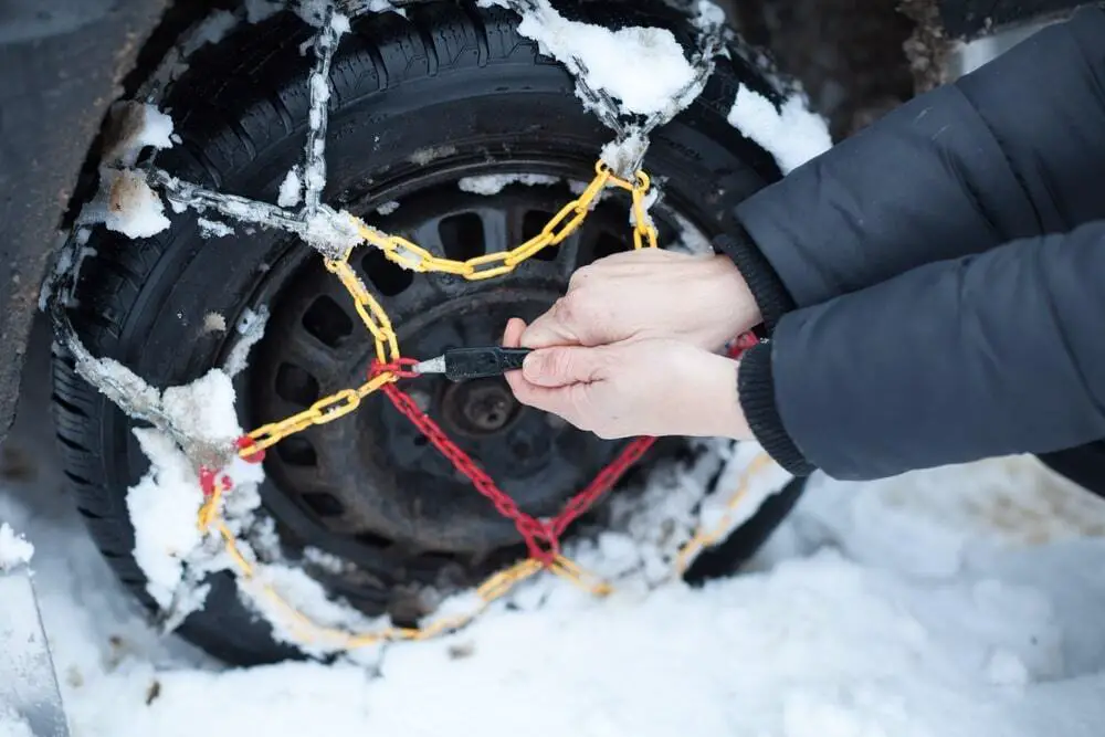 how to put on snow chains