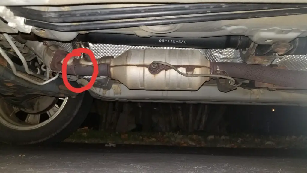 Symptoms of a Broken Exhaust Pipe at the Catalytic Converter
