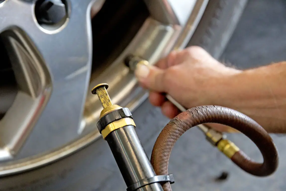 Do Gas Stations Have Tire Pressure Gauges