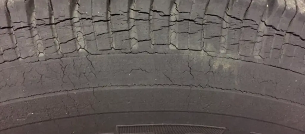 Signs of Dry Rotted Tires