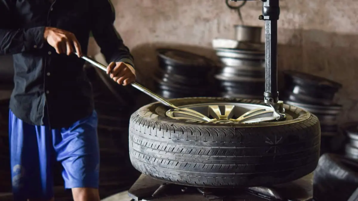can you replace a valve stem without removing the tire