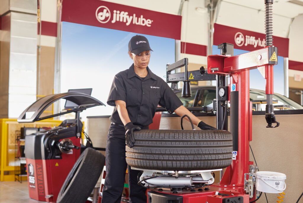 Does Jiffy Lube Check Tire Pressure