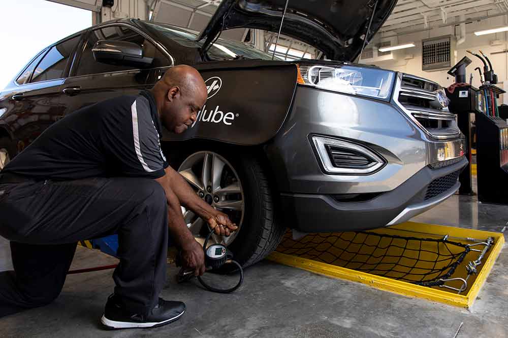 Does Jiffy Lube Check Tire Pressure